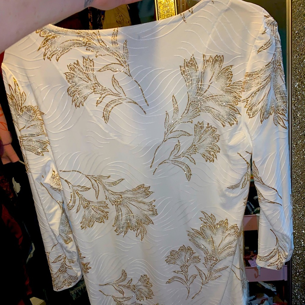 Beautiful size medium blouse - Picture 4 of 4